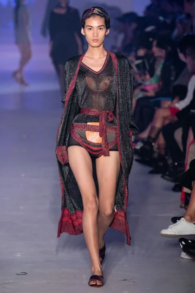Look 44